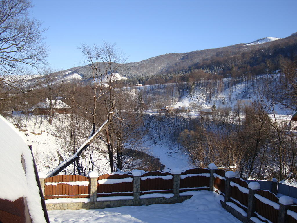 Котедж Гірський Yaremche Exterior foto